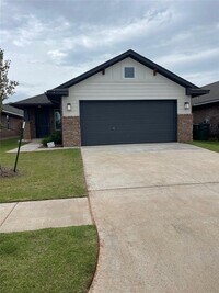 Building Photo - 2528 NW 199th St