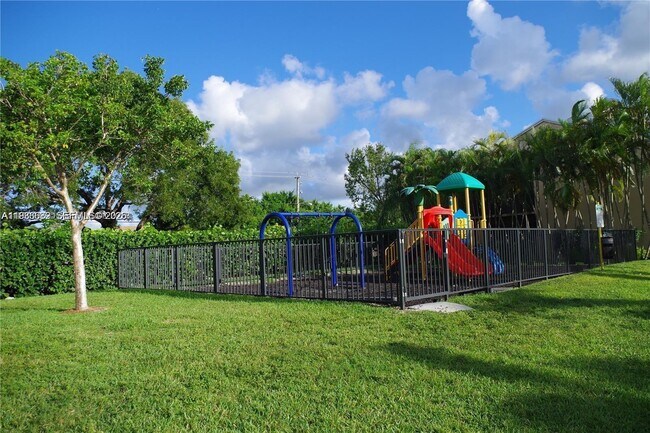 Building Photo - 1301 S Franklin Ave