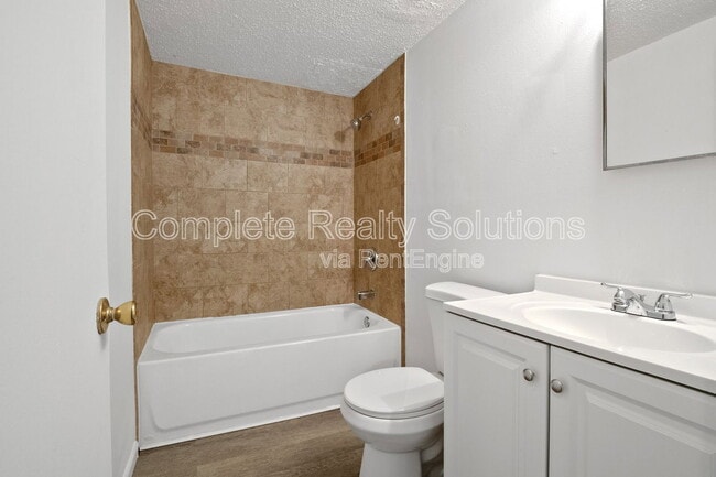Building Photo - 318 Mt Everest Dr