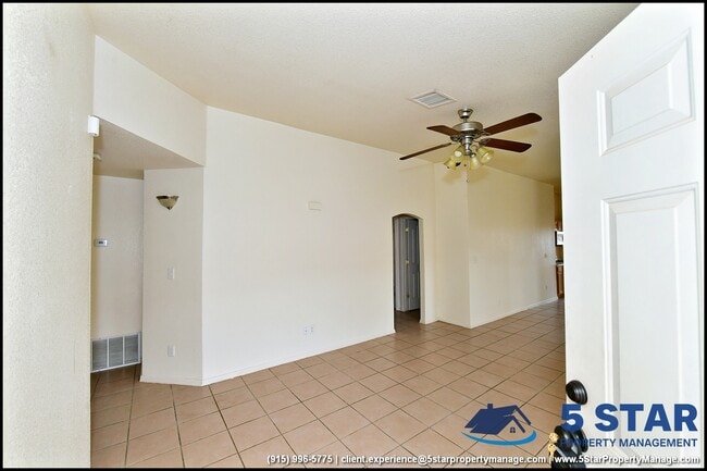 Building Photo - 14164 Robert Ituarte Dr