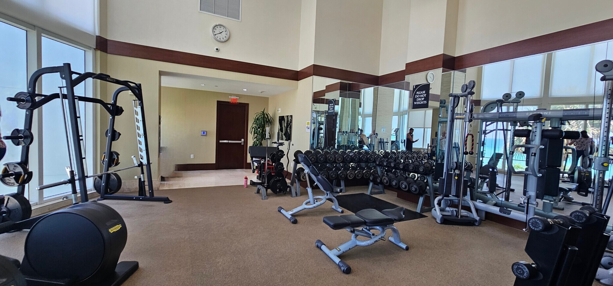 Building Photo - 15901 Collins Ave