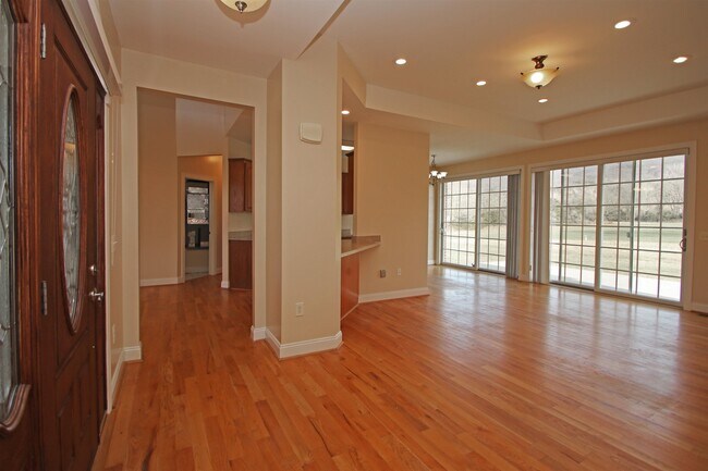 Building Photo - 17888 Mountain Valley Rd