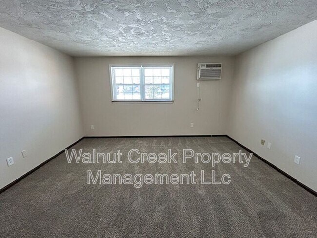 Building Photo - 115 Fox Hill Ln