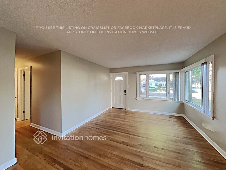 Building Photo - 9219 S 51st Ave