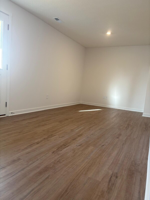 Building Photo - 127 Dusky Willow Dr