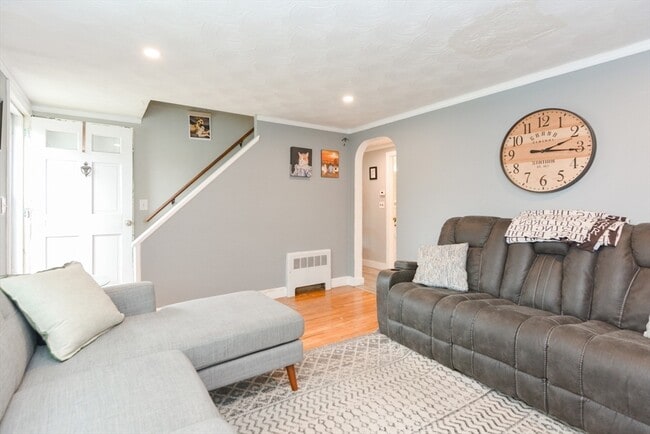 Building Photo - 8 Roberts Rd