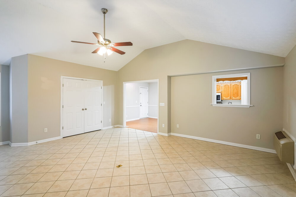 Building Photo - 218 Lakeside Park Dr
