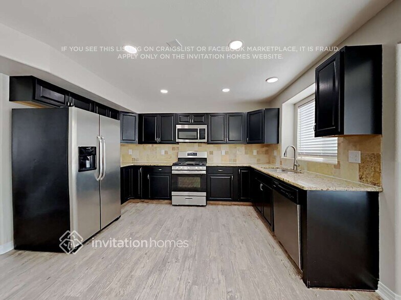 Building Photo - 721 Harvest Field Way