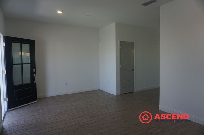 Building Photo - Gorgeous Home in Gossamer Grove!