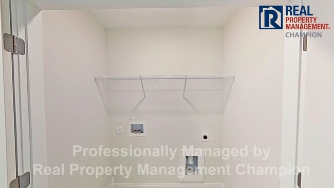 Building Photo - Newly Constructed Luxury Townhomes in Porters Neck