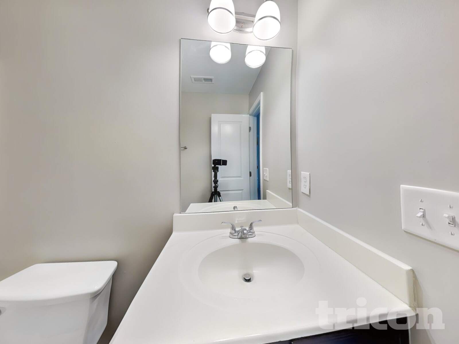 Building Photo - 3554 Hideaway Ln