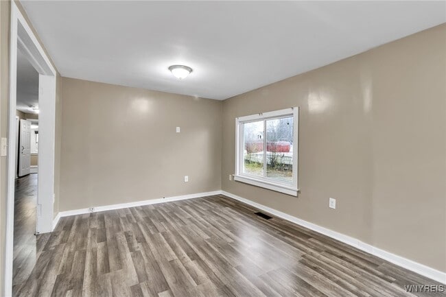 Building Photo - 114 Sawyer Ave