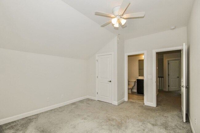 Building Photo - Beautiful Home in Wilmington - $200 Off First Month Rent (If Approved)