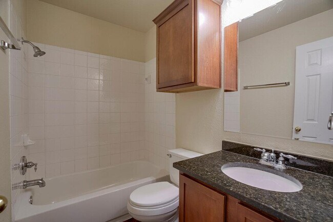 Building Photo - 1313 Honey Blossom Dr
