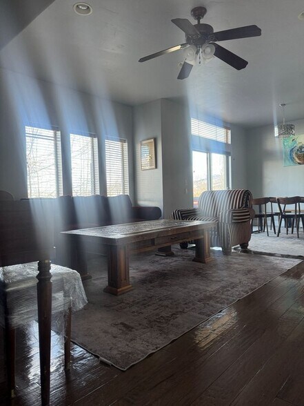 Building Photo - 5476 Cross Country Way