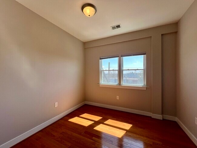 Building Photo - 1353 Adams St NE