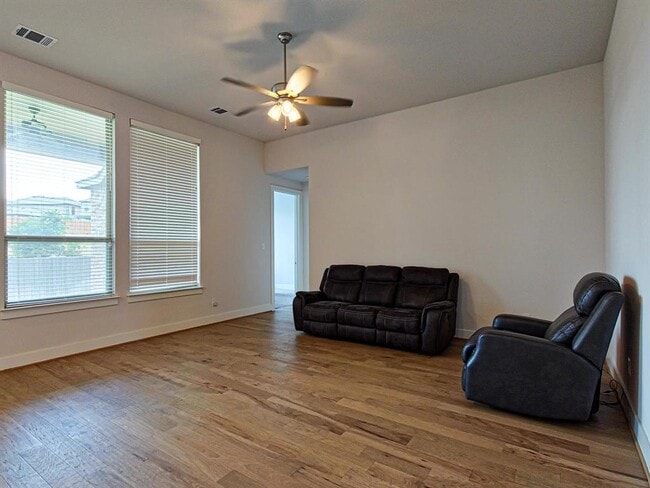 Building Photo - 5645 Bellissima Way