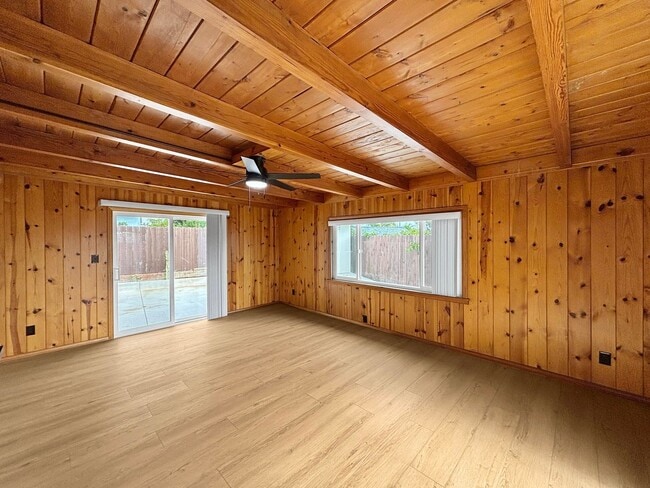 Building Photo - Charming 3BD/2BA House in Clairemont w/ W/...