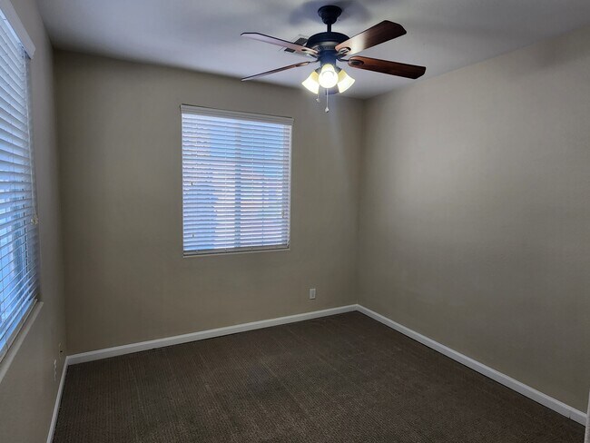 Building Photo - 6229 Majestic Hills Ave