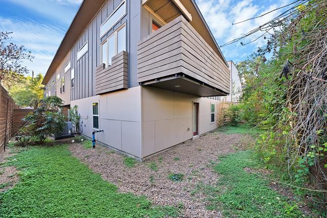 Building Photo - 5841 Oram St