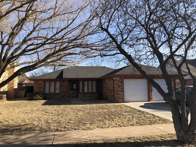 Primary Photo - Great House