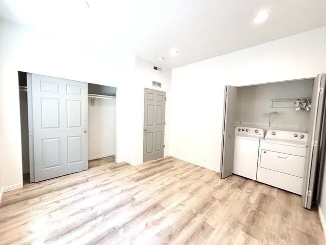 Building Photo - 1090 S 1100 E