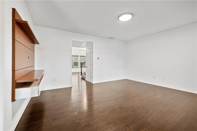 Building Photo - 1586 Garden View Dr