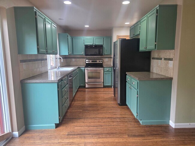 Building Photo - Gated Community