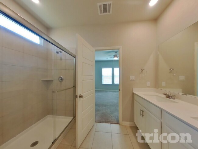 Building Photo - 13532 Emerson Wy