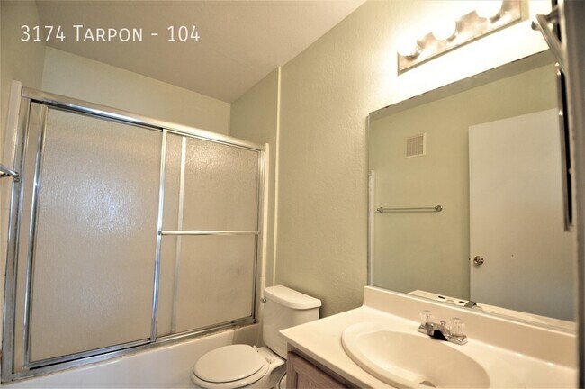Building Photo - Beautiful 3 Bedroom Condo.