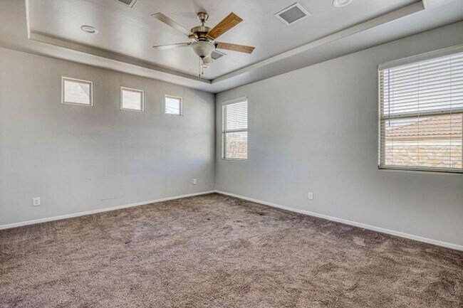 Building Photo - Beautiful East side House
