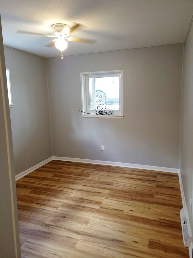 Building Photo - 357 Gilmore St