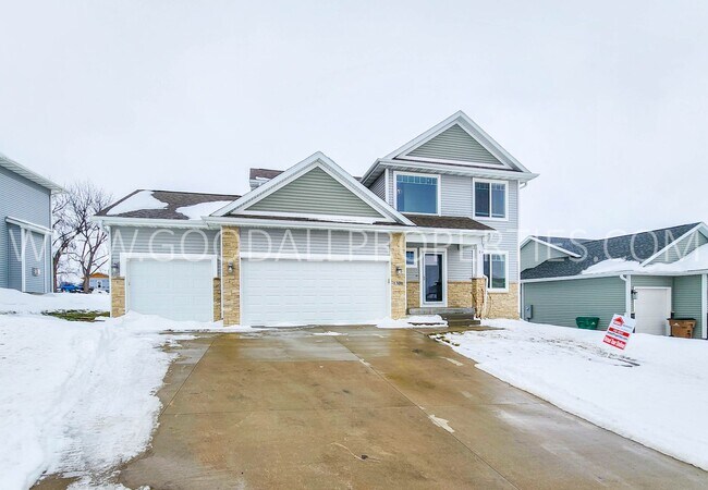 Building Photo - A Must See 4 Bedroom 3.5 Baths in Norwalk with a 3 Car Garage!!!