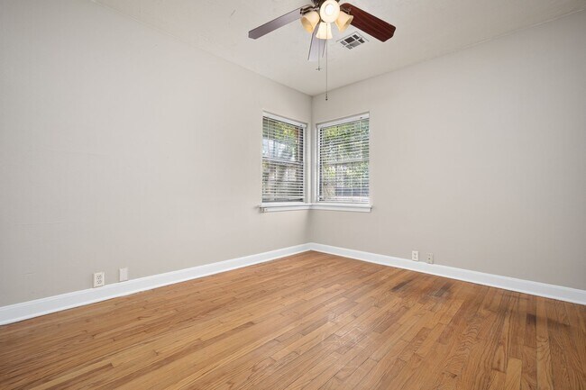 Building Photo - 3708 N Virginia Ave