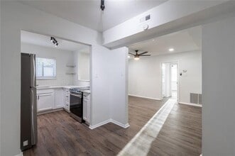 Building Photo - 5921 Gaston Ave