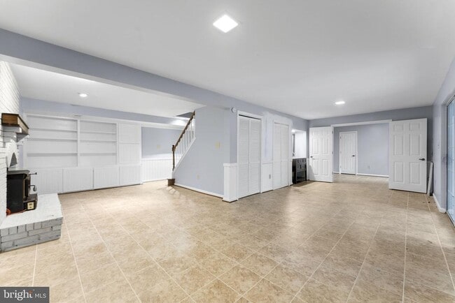 Building Photo - 901 Holly Creek Dr