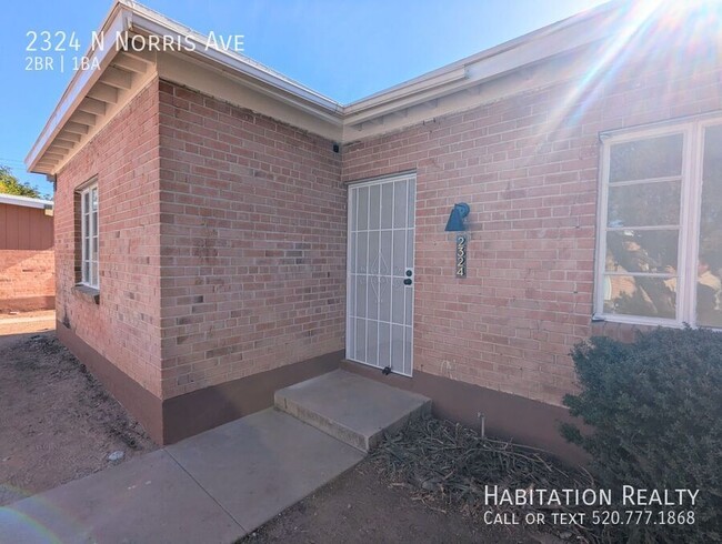 Building Photo - Remodeled 2Bed/1Bath with Designer Touches...