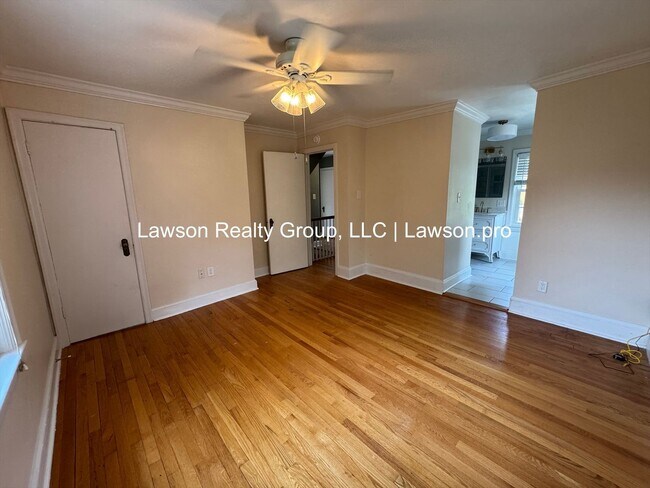 Building Photo - Charming and Updated Home in Raleigh Court with Fenced In Yard, Lawn Care Included!