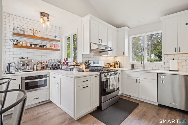 Building Photo - 39 Brightwood Ln