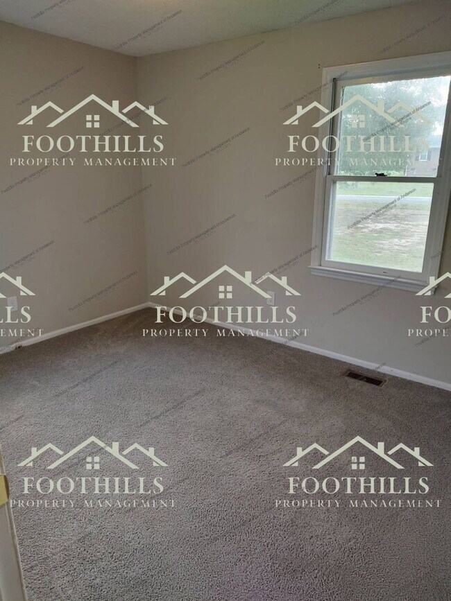 Building Photo - 122 Smith Dr