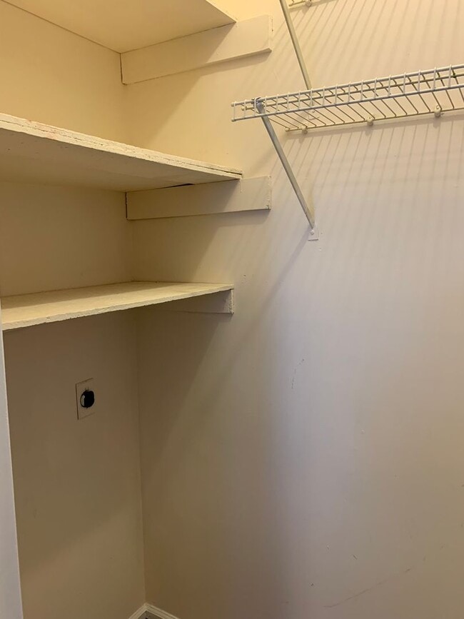 Building Photo - NORTHWEST RALEIGH TOWNHOME, AFFORDABLY PRICED FOR IMMEDIATE MOVE IN