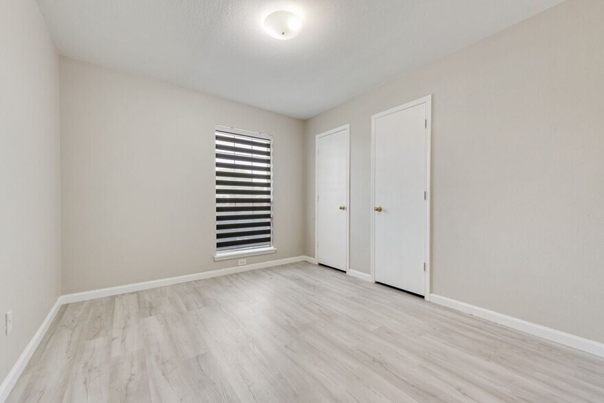 Building Photo - 506 Pecos Path Dr