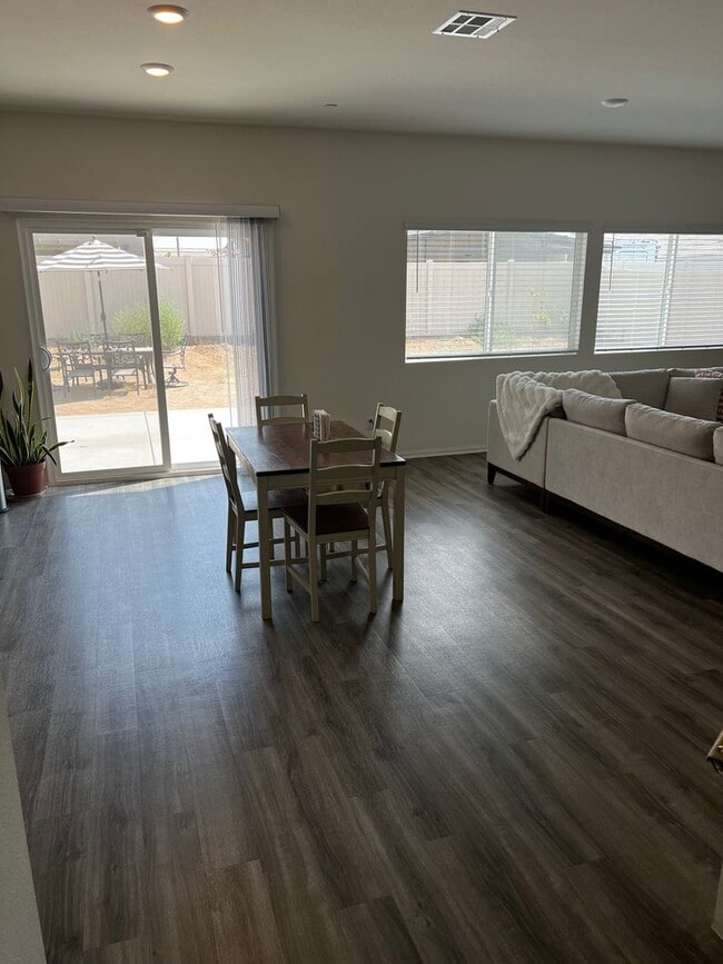 Building Photo - THIS HOME COMES WITH AN ADU -1-bedroom 1-b...