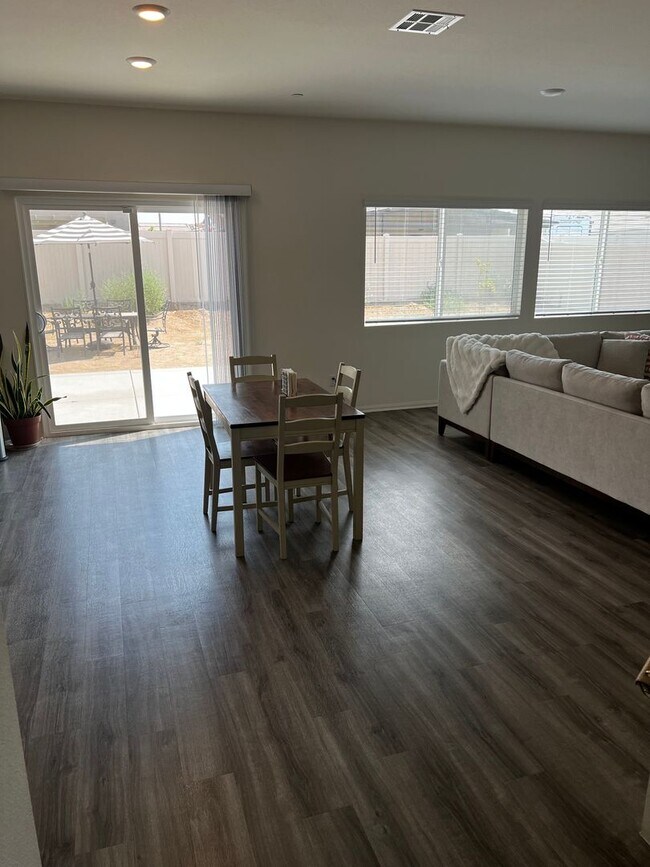 Building Photo - THIS HOME COMES WITH AN ADU