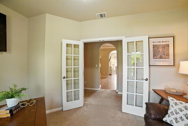 Building Photo - 107 Tylee Cir