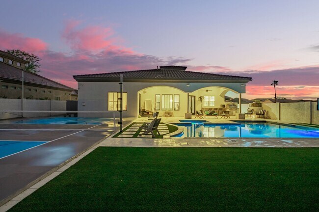 Building Photo - Beautiful 6-bedroom basement home