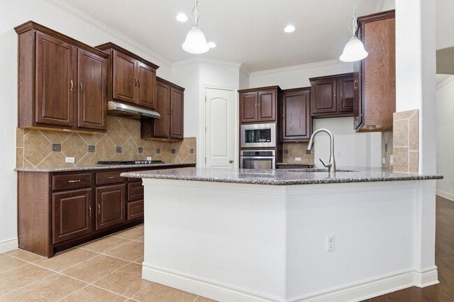 Building Photo - 15004 Iveans Way