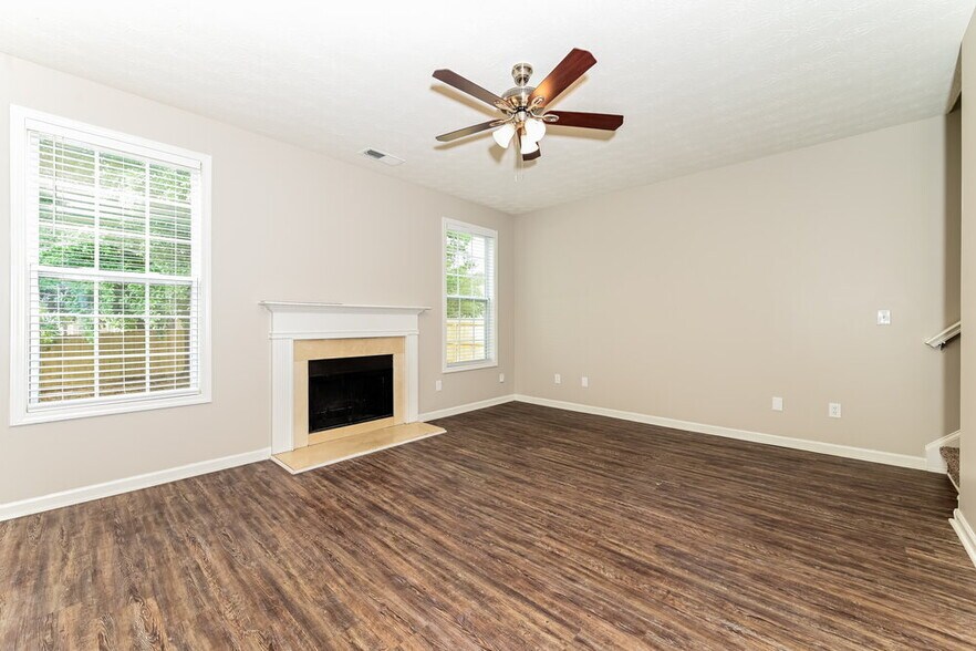 Building Photo - 215 Greenland Dr