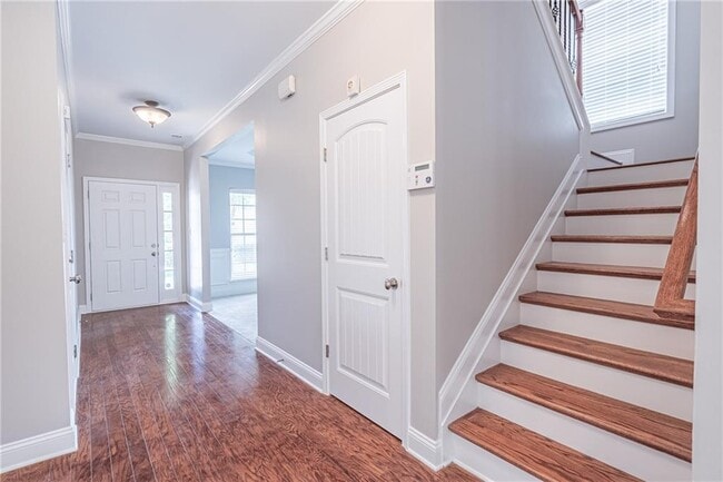 Building Photo - 2668 Lake Manor Circle