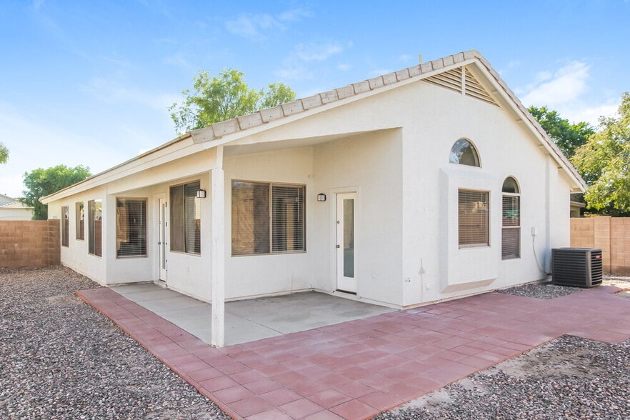 Building Photo - 16766 W Taylor St